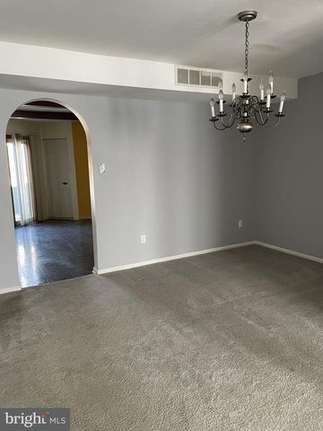 4 INDEPENDENCE PL, Newtown, PA 18940