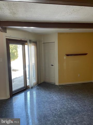 4 INDEPENDENCE PL, Newtown, PA 18940