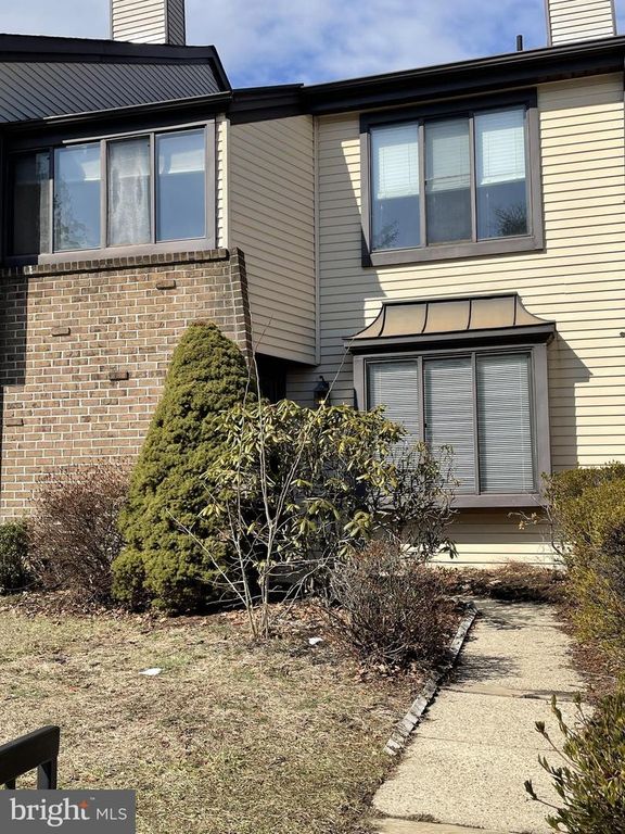 4 INDEPENDENCE PL, Newtown, PA 18940