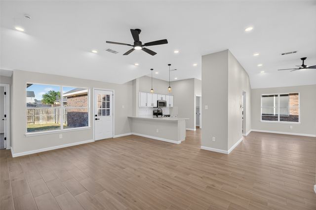 2221 Bridle Path Drive, Lancaster, TX 75146