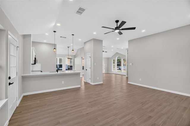 2221 Bridle Path Drive, Lancaster, TX 75146
