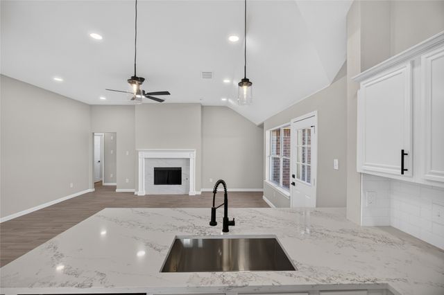 2221 Bridle Path Drive, Lancaster, TX 75146