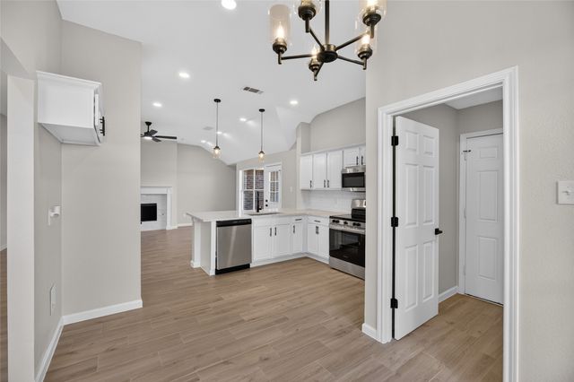 2221 Bridle Path Drive, Lancaster, TX 75146