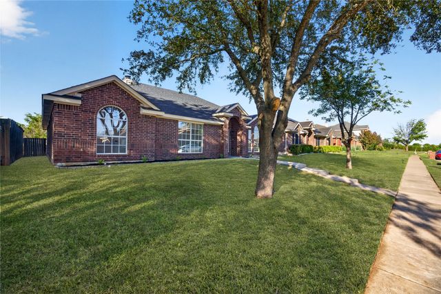 2221 Bridle Path Drive, Lancaster, TX 75146