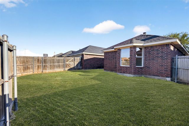 2221 Bridle Path Drive, Lancaster, TX 75146