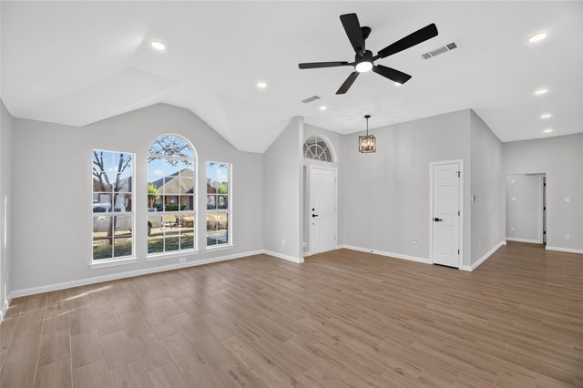 2221 Bridle Path Drive, Lancaster, TX 75146