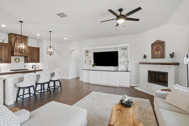 313 Bowrider Lane, Granbury, TX 76049