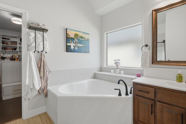 313 Bowrider Lane, Granbury, TX 76049