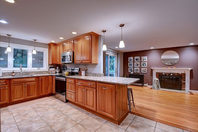 34 Heritage Drive, Glastonbury, CT 06033