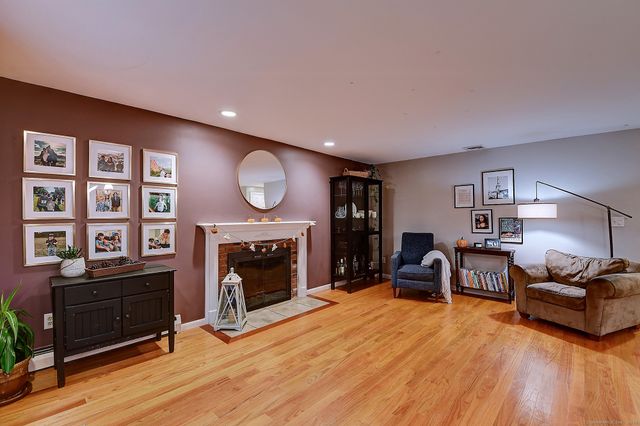 34 Heritage Drive, Glastonbury, CT 06033