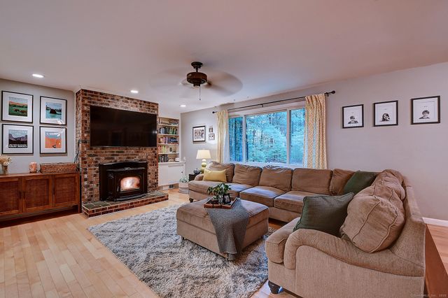 34 Heritage Drive, Glastonbury, CT 06033