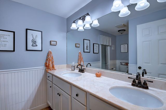 34 Heritage Drive, Glastonbury, CT 06033