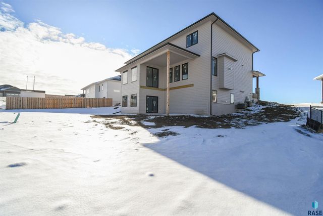 1504 W Bennett Dr Drive, Brandon, SD 57005