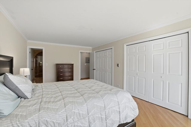 400 Ascot Drive 1E, Park Ridge, IL 60068