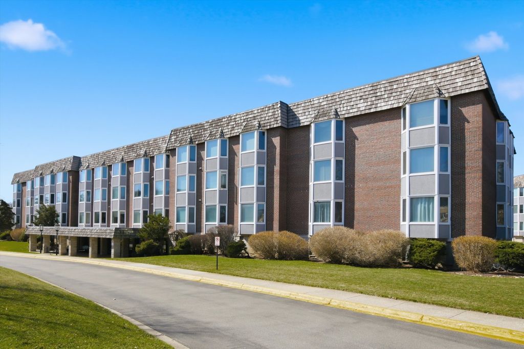 400 Ascot Drive 1E, Park Ridge, IL 60068