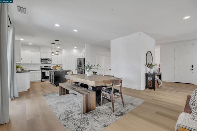 2057 Saffron Ct, Brentwood, CA 94513