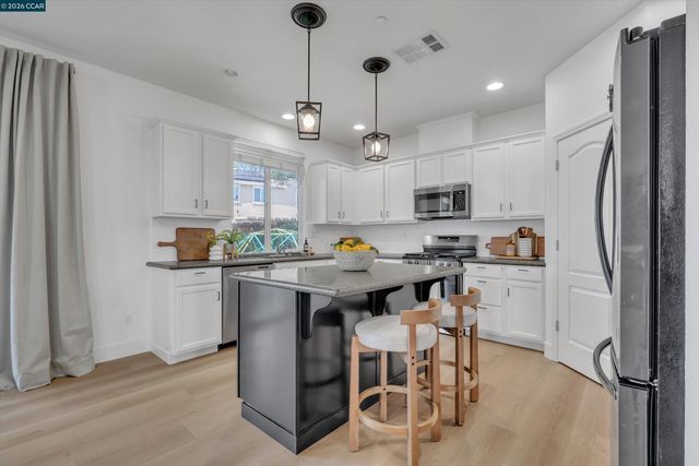 2057 Saffron Ct, Brentwood, CA 94513
