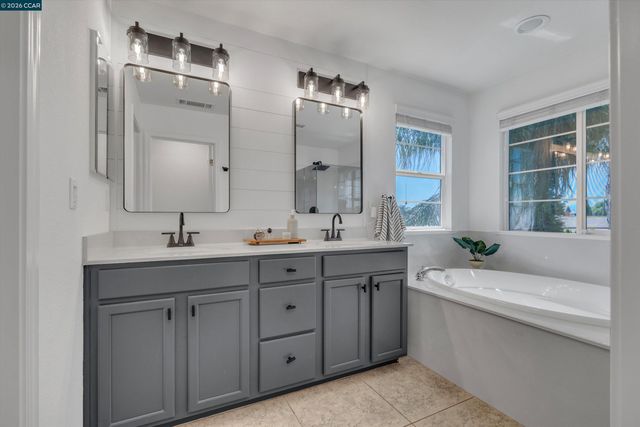 2057 Saffron Ct, Brentwood, CA 94513