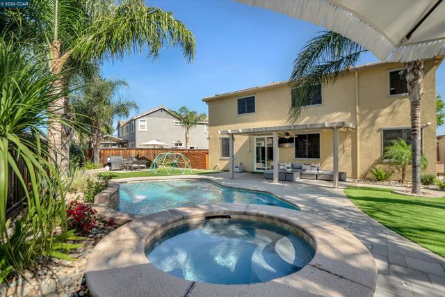 2057 Saffron Ct, Brentwood, CA 94513