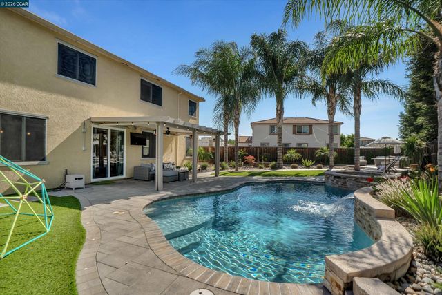 2057 Saffron Ct, Brentwood, CA 94513
