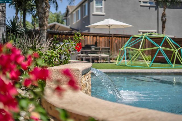 2057 Saffron Ct, Brentwood, CA 94513