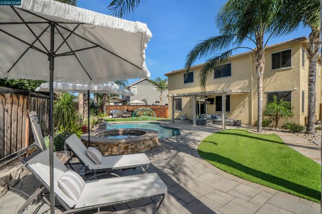 2057 Saffron Ct, Brentwood, CA 94513