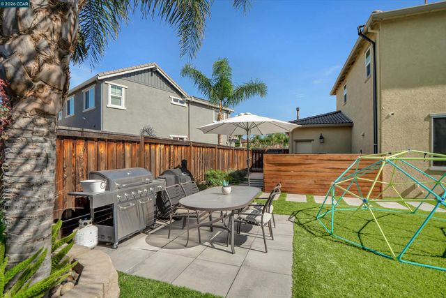 2057 Saffron Ct, Brentwood, CA 94513