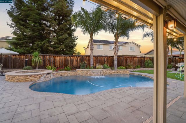 2057 Saffron Ct, Brentwood, CA 94513