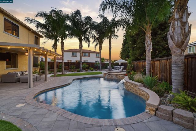 2057 Saffron Ct, Brentwood, CA 94513