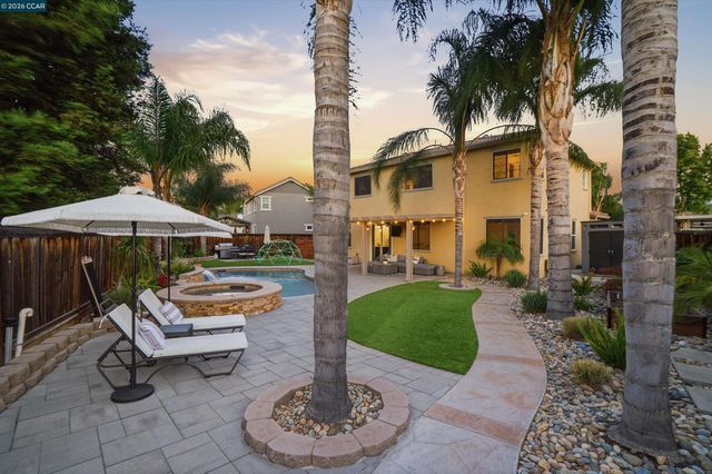 2057 Saffron Ct, Brentwood, CA 94513