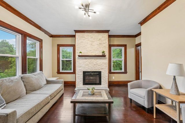 3615 W Cold Spring ROAD, Greenfield, WI 53221