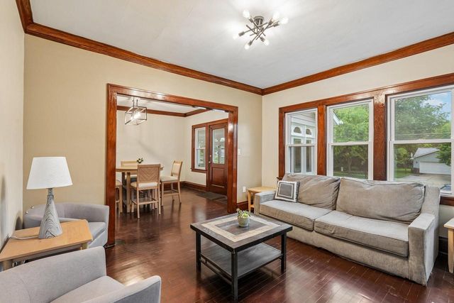3615 W Cold Spring ROAD, Greenfield, WI 53221