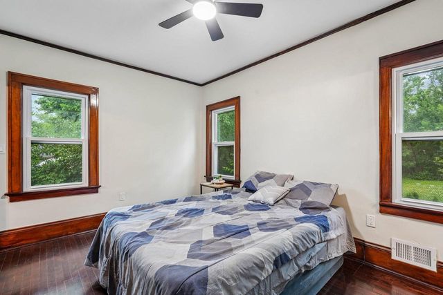 3615 W Cold Spring ROAD, Greenfield, WI 53221