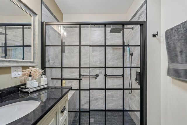 3615 W Cold Spring ROAD, Greenfield, WI 53221