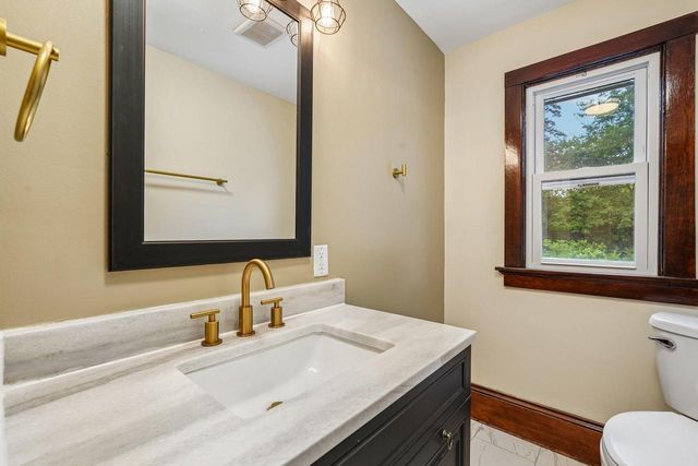 3615 W Cold Spring ROAD, Greenfield, WI 53221