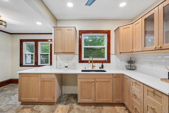 3615 W Cold Spring ROAD, Greenfield, WI 53221