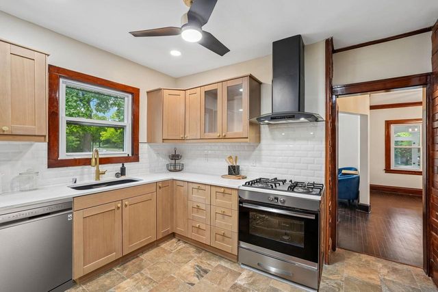 3615 W Cold Spring ROAD, Greenfield, WI 53221