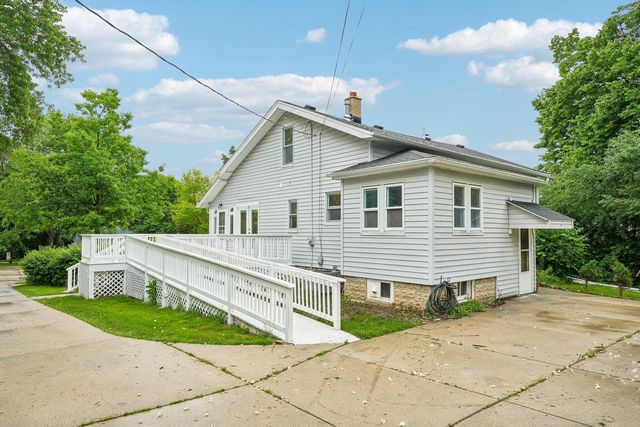3615 W Cold Spring ROAD, Greenfield, WI 53221