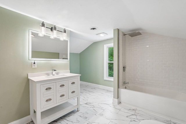3615 W Cold Spring ROAD, Greenfield, WI 53221