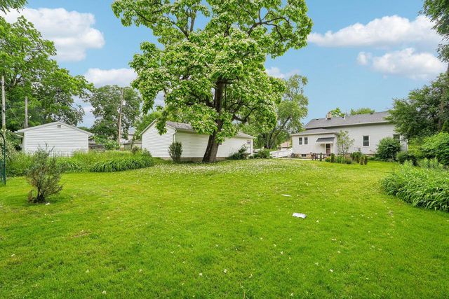 3615 W Cold Spring ROAD, Greenfield, WI 53221