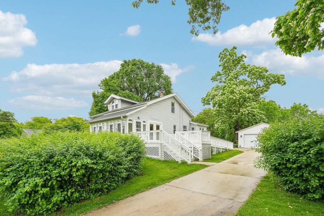 3615 W Cold Spring ROAD, Greenfield, WI 53221