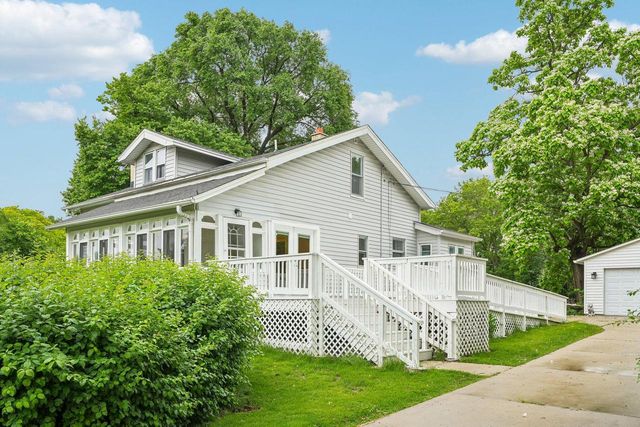3615 W Cold Spring ROAD, Greenfield, WI 53221