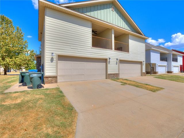 4131-4133 W Santa Maria Lane, Fayetteville, AR 72704
