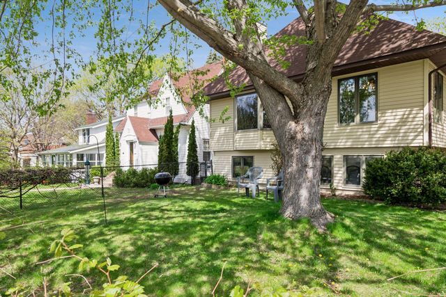 707 Hamline Avenue S, Saint Paul, MN 55116
