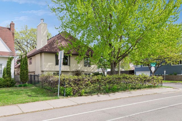 707 Hamline Avenue S, Saint Paul, MN 55116