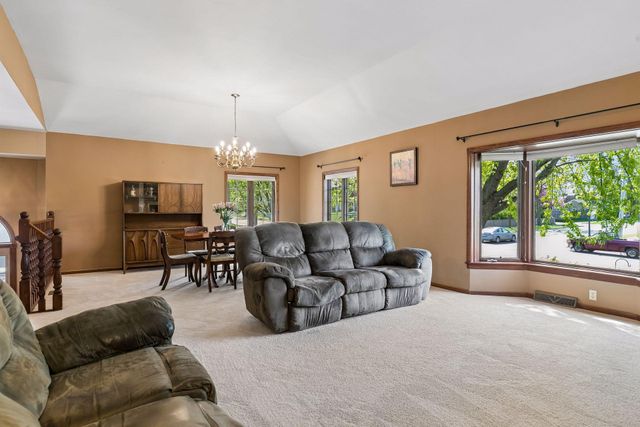 707 Hamline Avenue S, Saint Paul, MN 55116