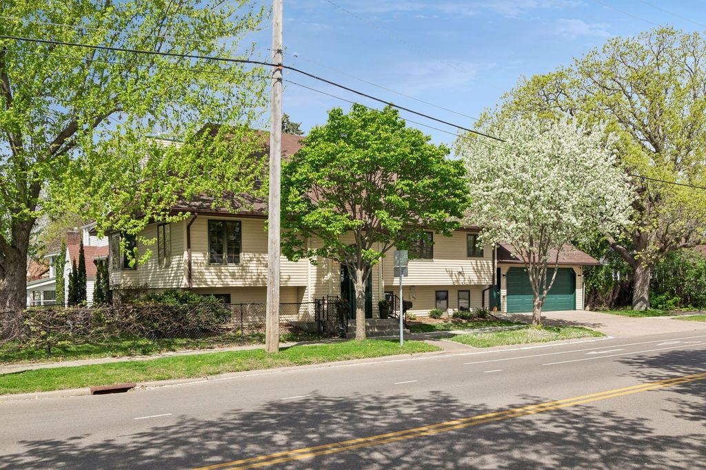 707 Hamline Avenue S, Saint Paul, MN 55116