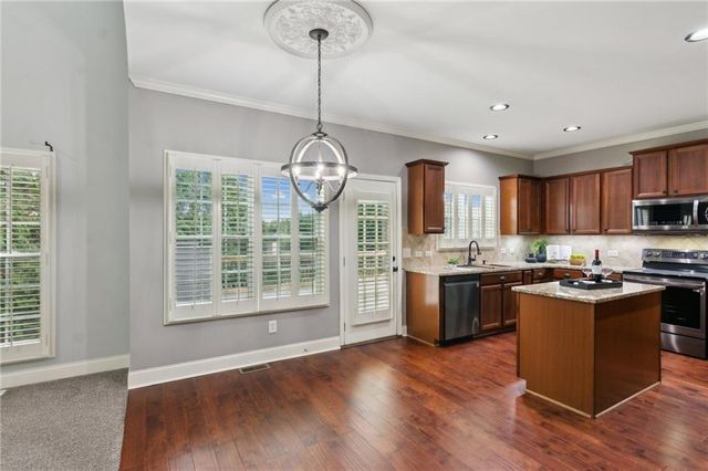 9115 Hannahs Crossing Drive, Gainesville, GA 30506