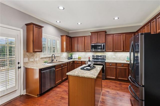 9115 Hannahs Crossing Drive, Gainesville, GA 30506