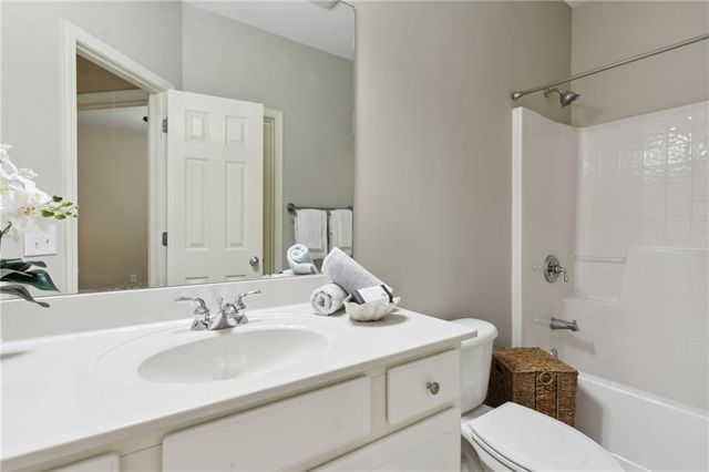 9115 Hannahs Crossing Drive, Gainesville, GA 30506